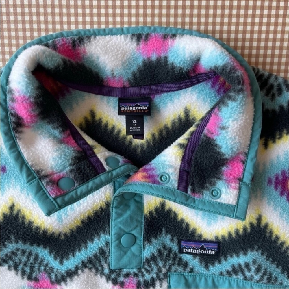 Patagonia Synchilla Snap-T tribal print fleece pullover.
Size XL. 14 years - Picture 4 of 15